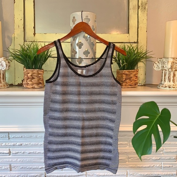 Athleta Scoop Neck Ribbed Black and White Striped Active Tank Size large - Picture 1 of 5
